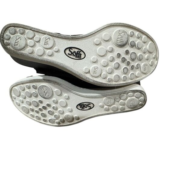 Women's Sofft Black Peep-Toe Shoes - Picture 5 of 6